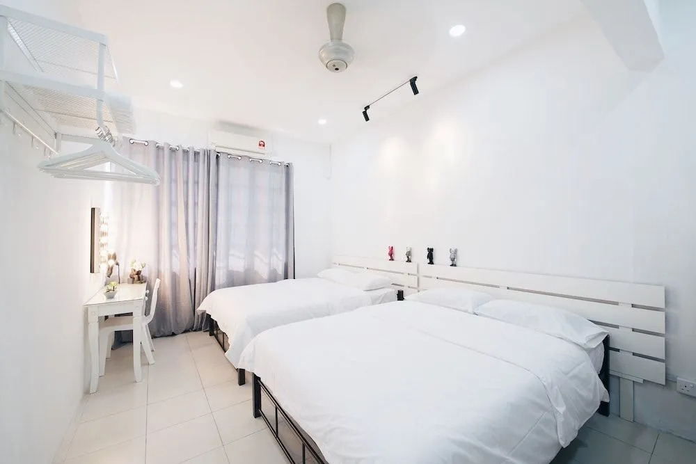 White Cottage Guest House