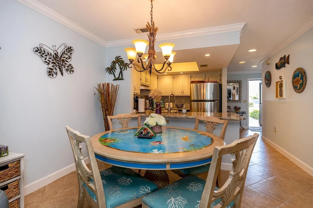SEA Winds 56 - Pristine AND Immaculate Beach Condo
