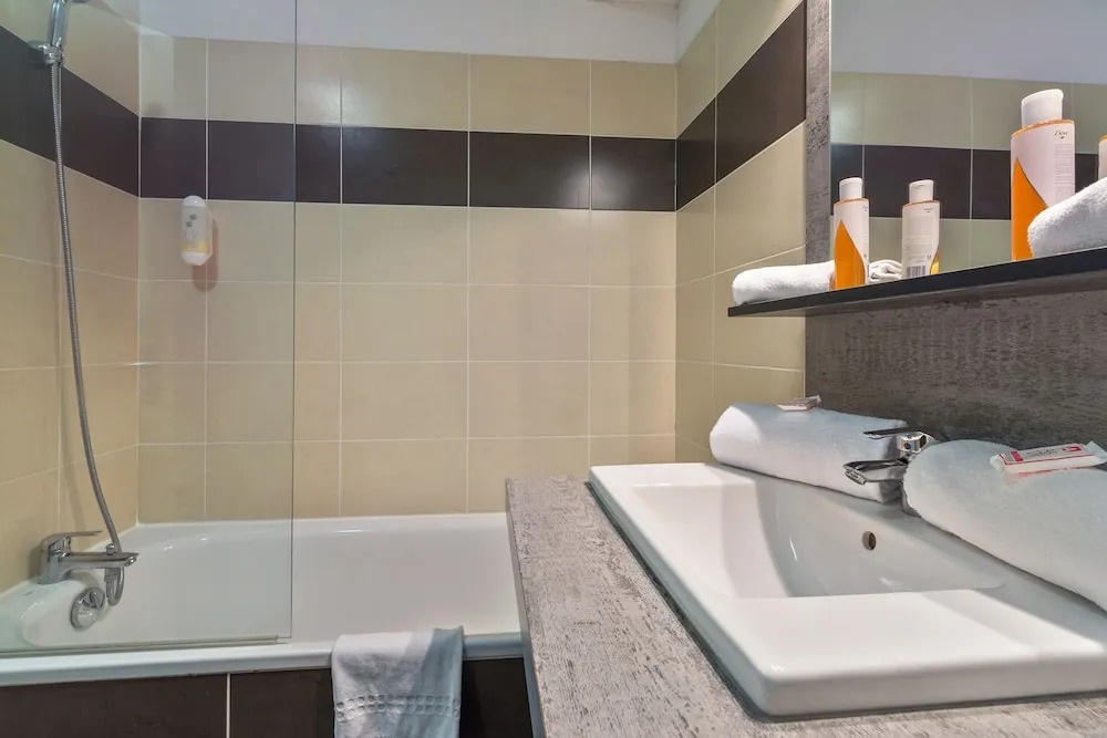 Park & Suites Confort Toulouse LHers