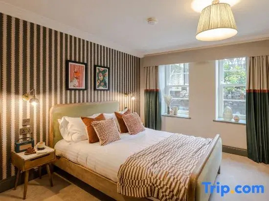 Pembroke House | 1 Bed apartment | Courtyard
