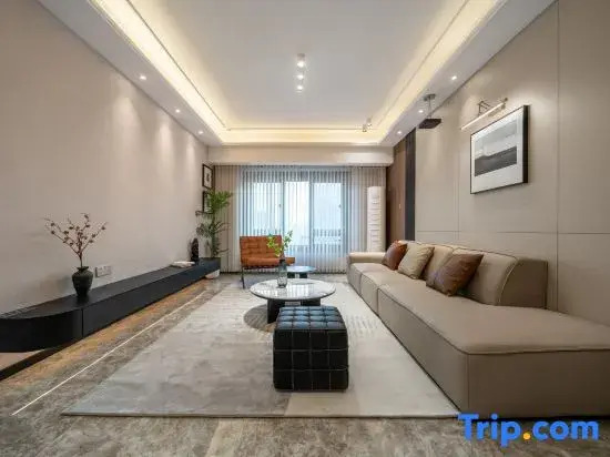 Kongshanxia · NONE Two Room Suite Holiday Homestay（Hongyadong Jiefangbei Pedestrian Street）