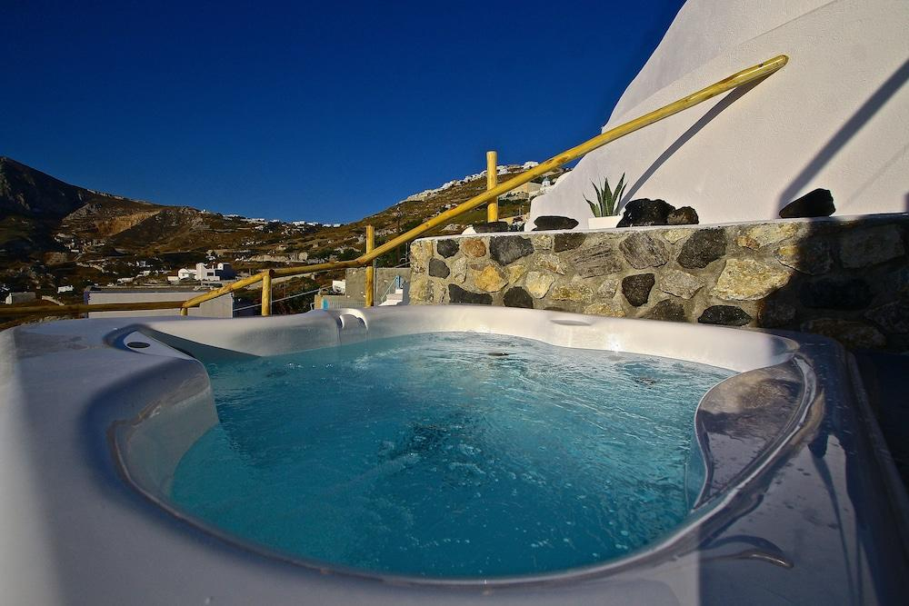 Fertimo Suites - Authentic Cave Homes with Private Hot Tub
