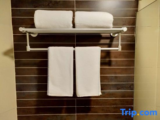 Jingcheng Business Hotel (Beijing Shilihe Metro Station)