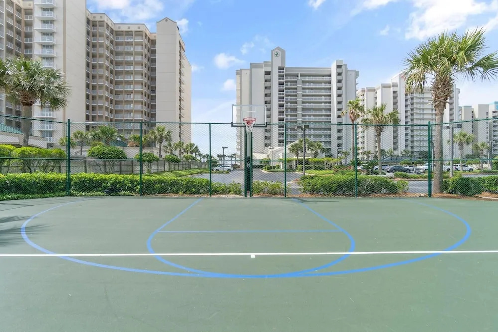 Pelican Pointe 202