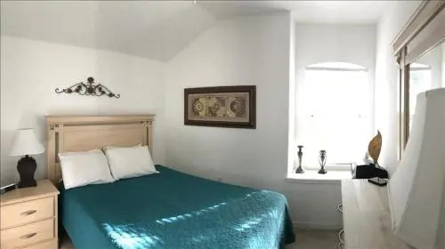 33 Andalusia House