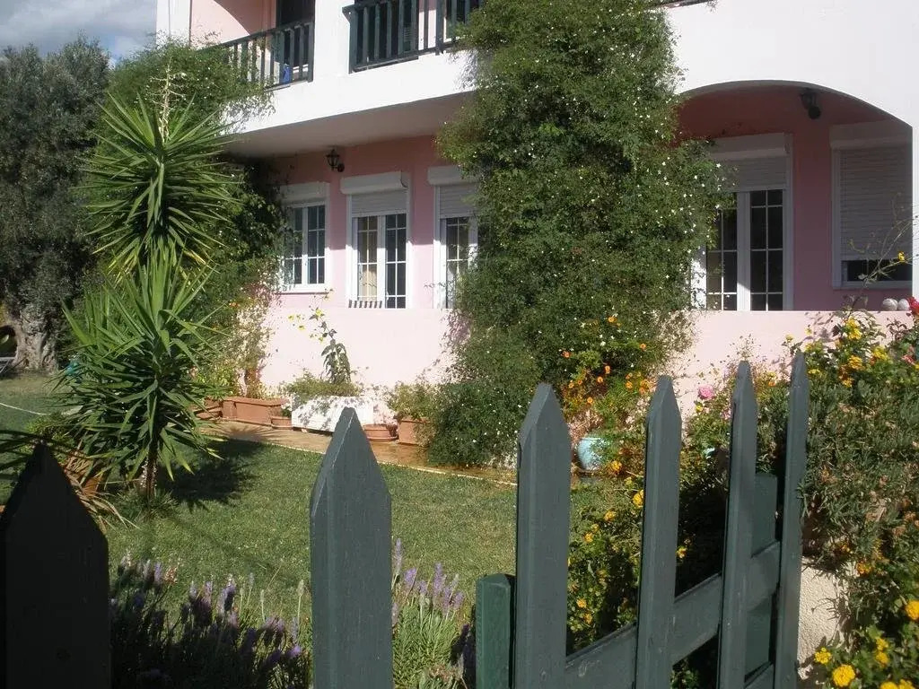 Livadi Apartments