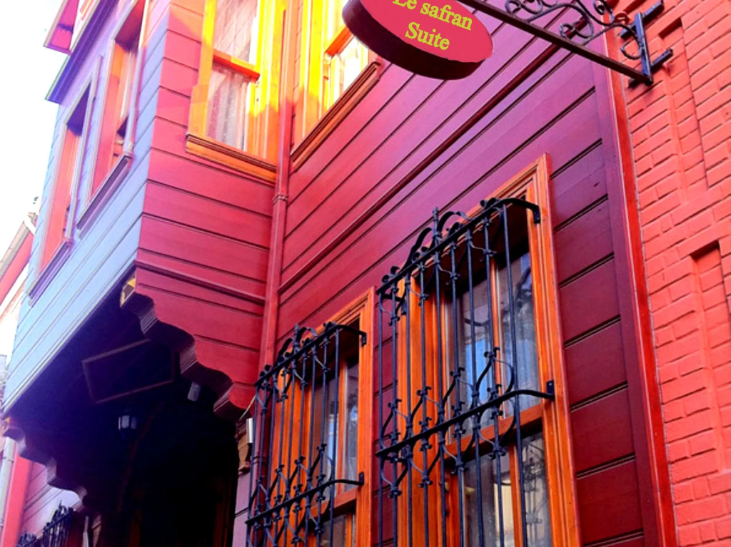 Le Safran Suite Hotel