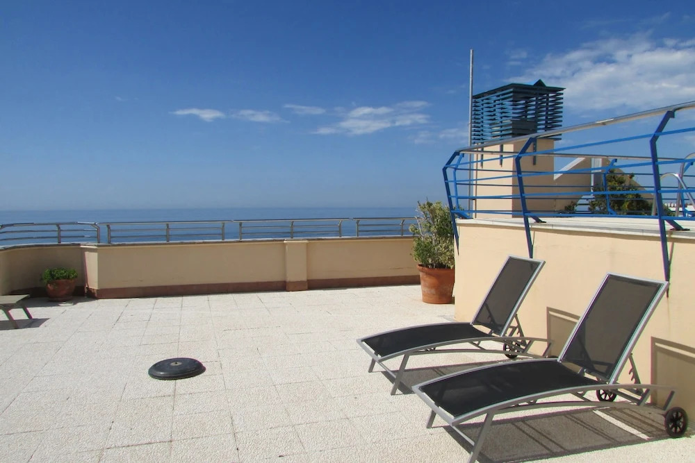2F MTR - Marbella Temporary Rent 3bedrooms Old Town