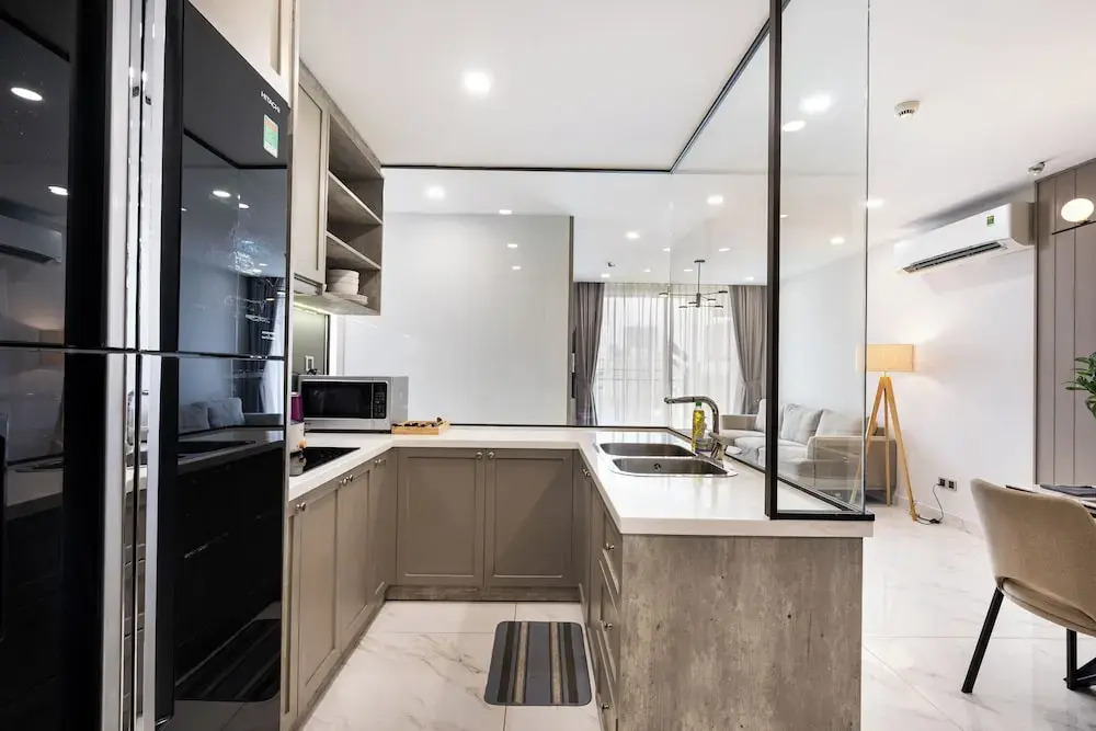 2BR Luxury in District 7