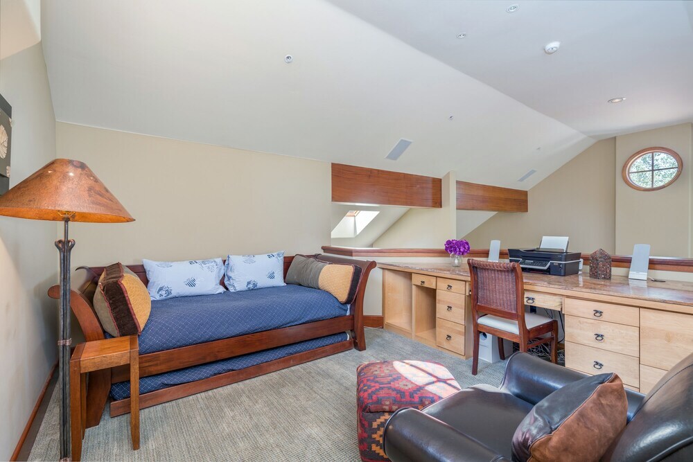 Crystal View by Exceptional Stays