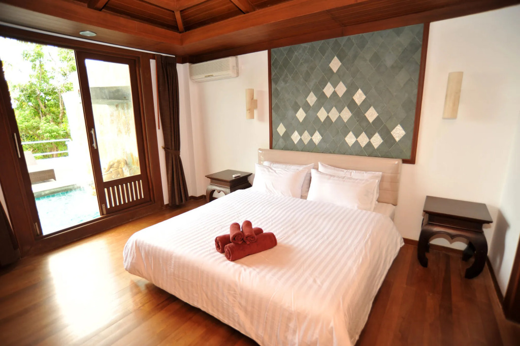 Thai Villa Melitta Bangrak Bohput, Beach, Pool, SeaViews, 6-enSuite, Full Villa, Luxury, AAA Location Koh Samui