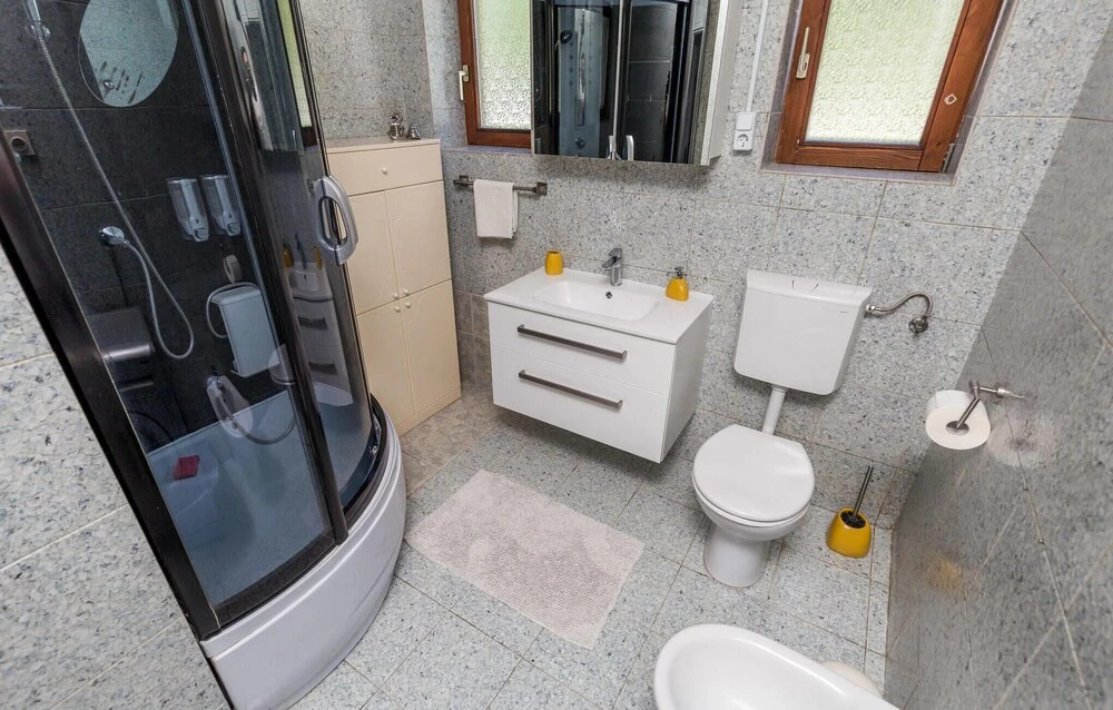 Nice Apartment in Rijeka With Wifi, Outdoor Swimming Pool and 2 Bedrooms