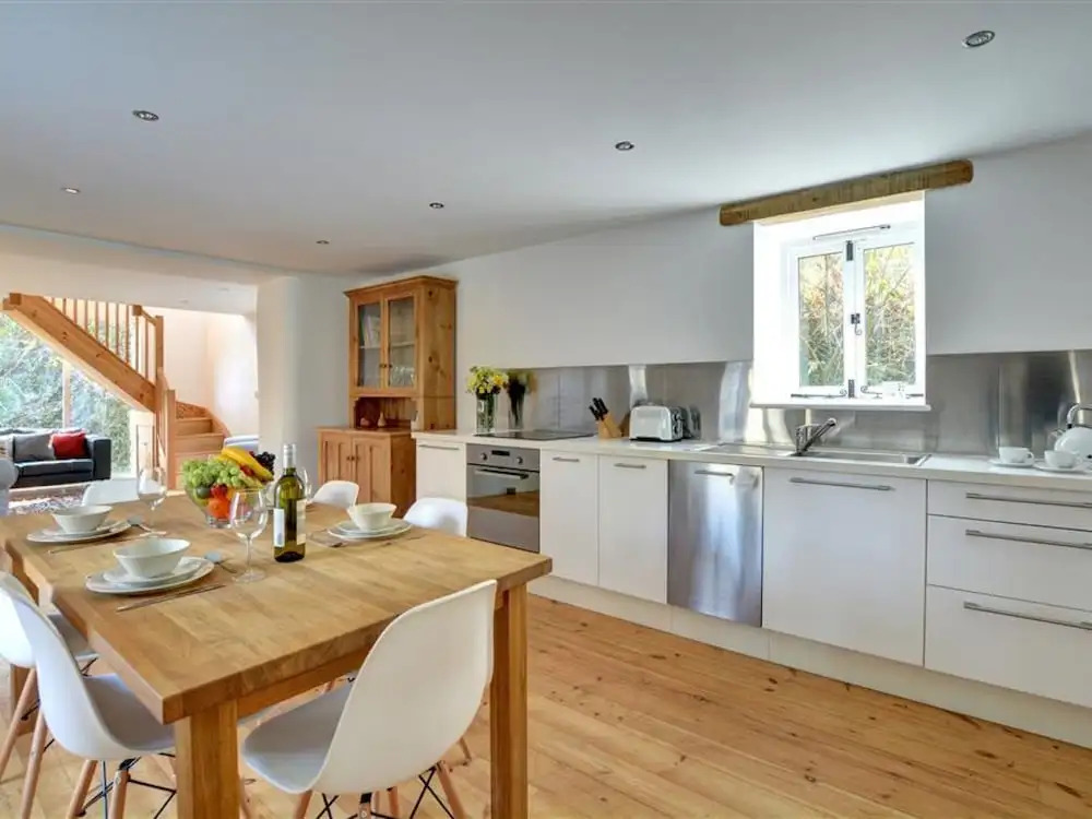 Bright, Spacious Holiday Home in Cornwall With a Garden and a Wood-burning Stove