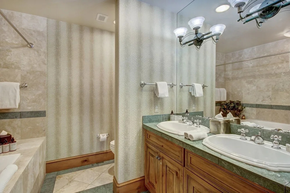 1BR Plus Den, Heart of Beaver Creek Village