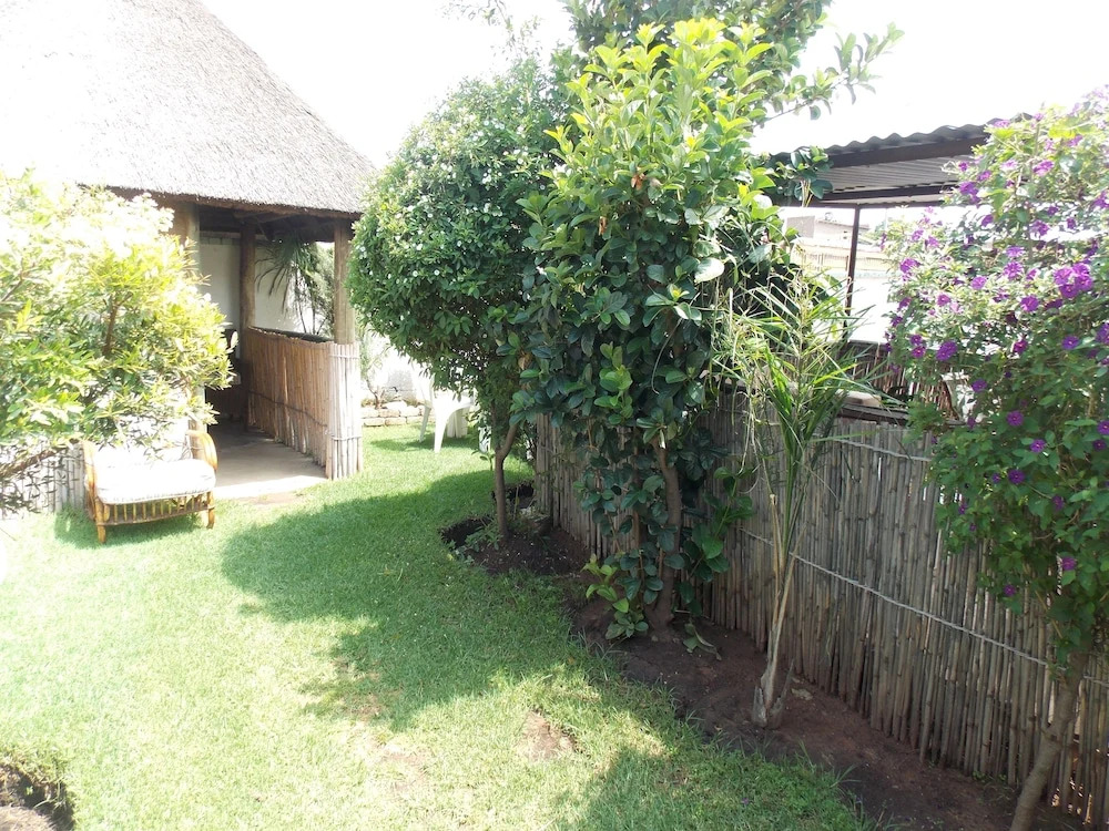 Orlando West Guest House - Hostel