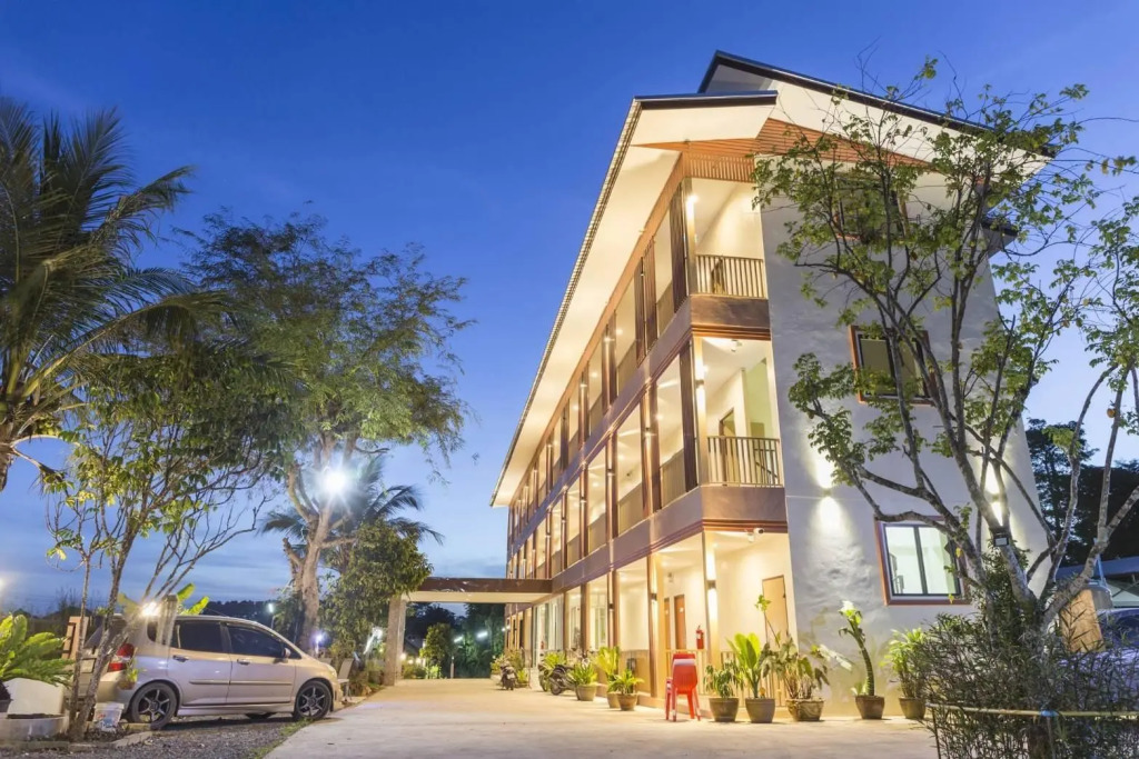 Yaibua Hotel