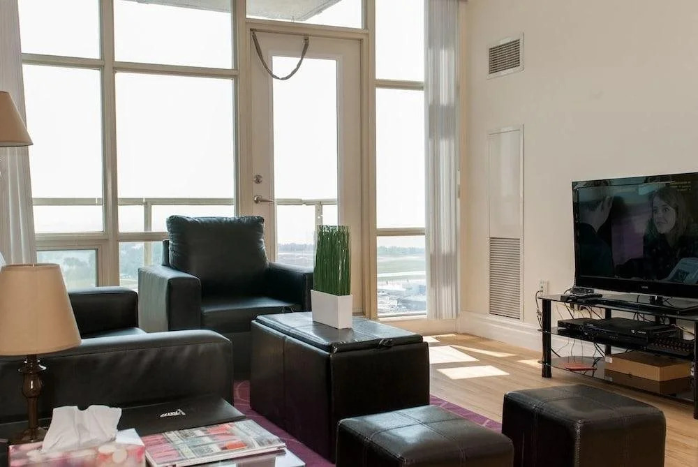 HydeWest - Mariner Furnished Suite