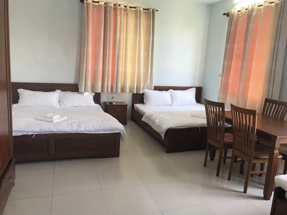 Red Sun Hotel