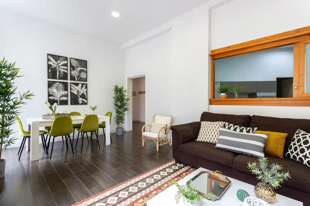 Fabulous Apartment Close to Commercial Area. Larios