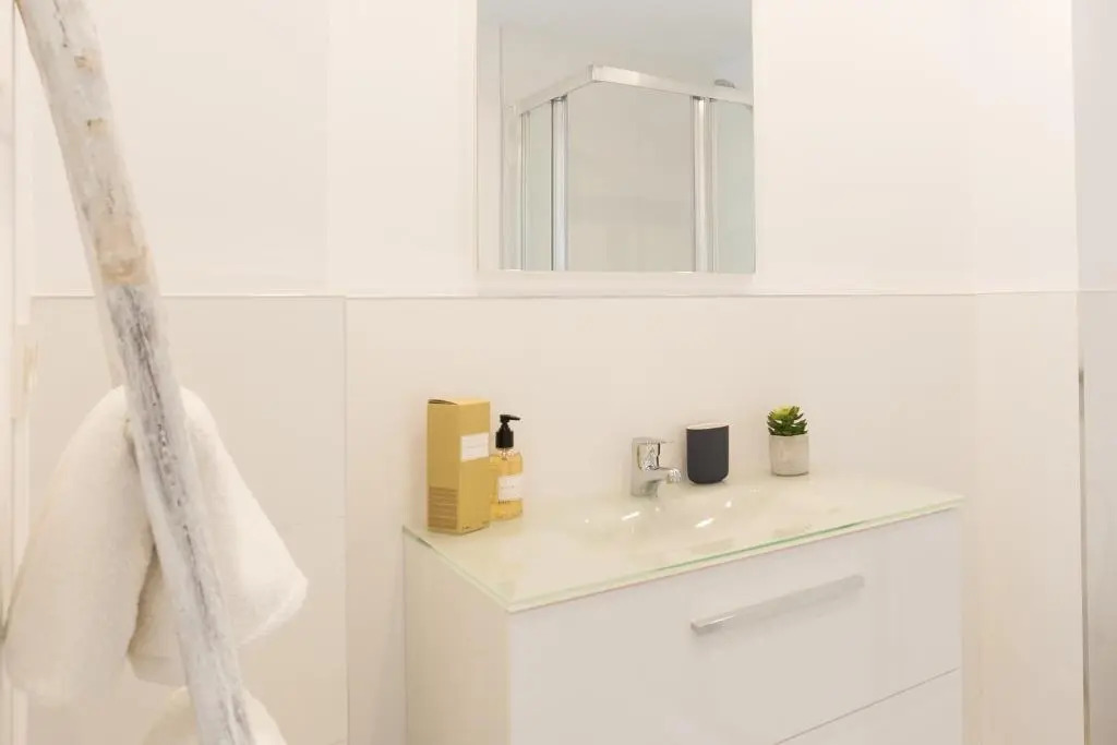 Urbe10 Angel Ganivet 2 Bedrooms Apartment