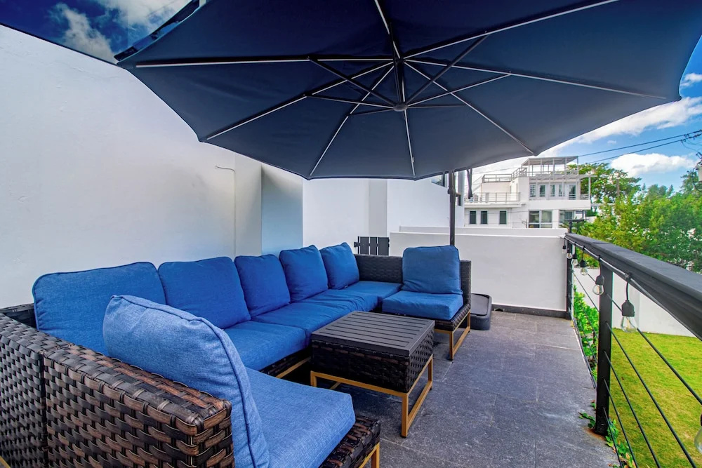 Villa Azure Ocean Suites