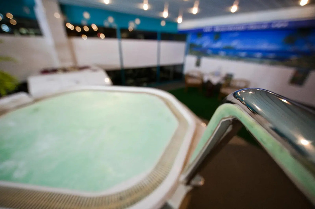 Matterhorn Inn - Wellness & Dining - at Zermatt Shuttle Station