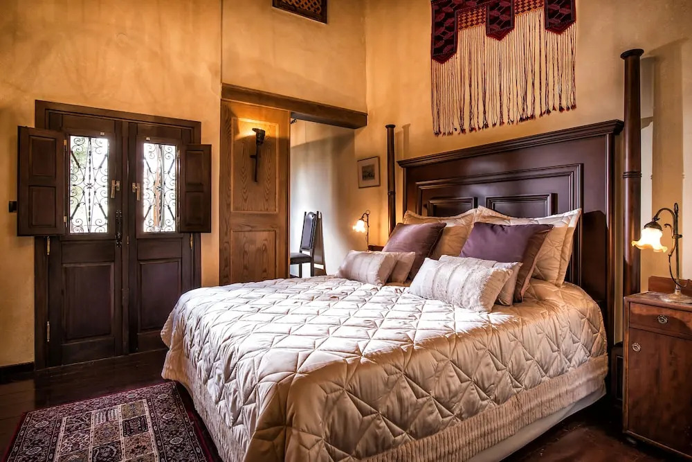 Lemuria Manor, Wine Dark Sea Villas