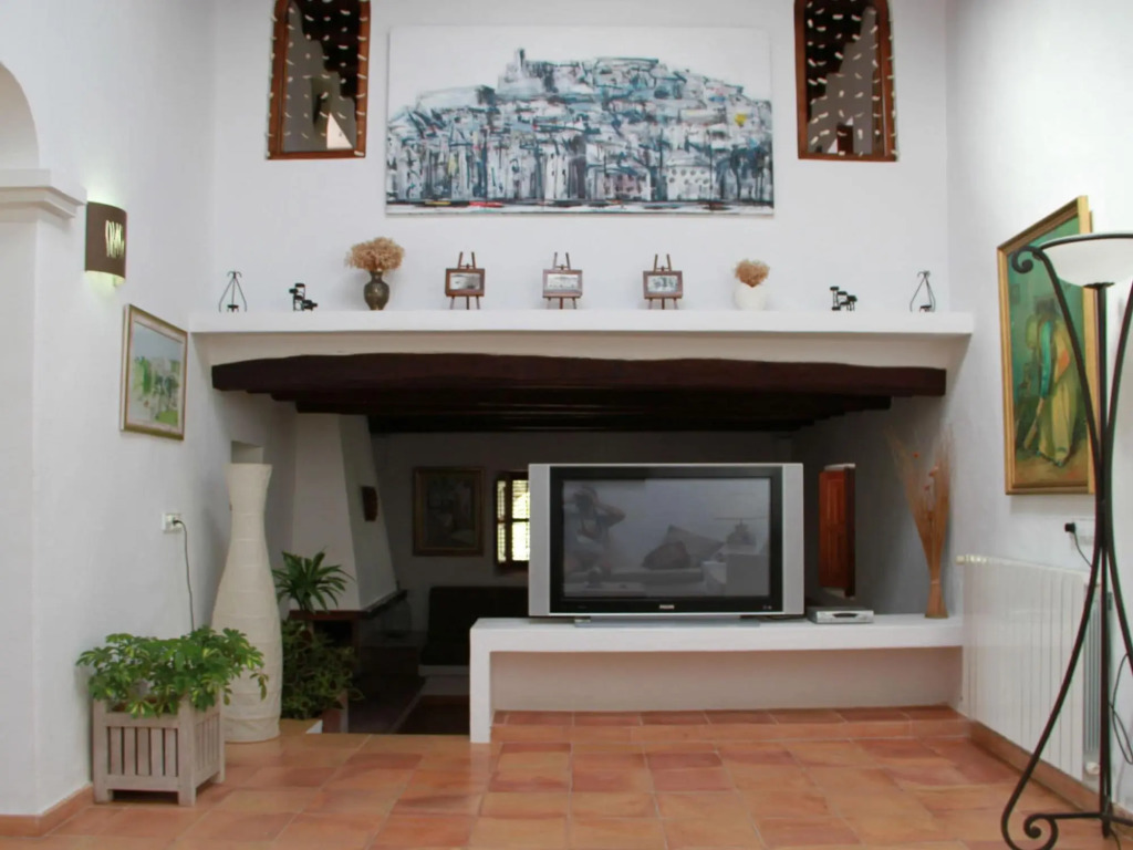 Lush Farmhouse in Sant Miguel de Balansat with Hot Tub & Private Pool