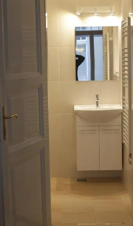City Centre Apartment with 3 Bathrooms