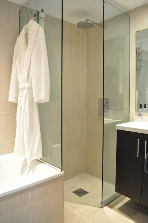 Stunning 3 Bedroom Bath