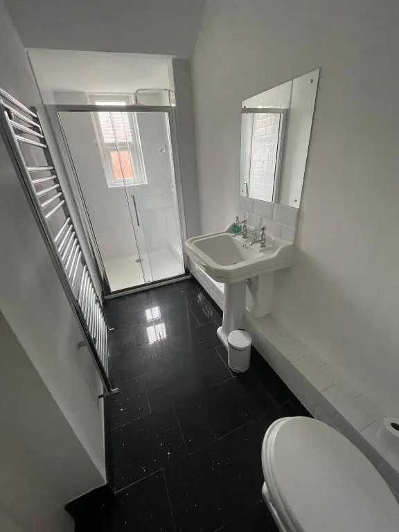 Lovely 2 Bedroom Flat Wifi Close to the beach