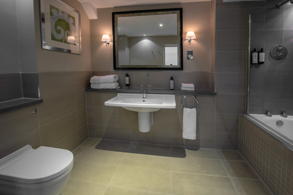 Crabwall Manor Hotel & Spa
