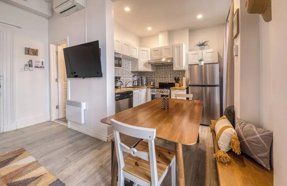 Remparts 2 Bed w Private terrace & sauna