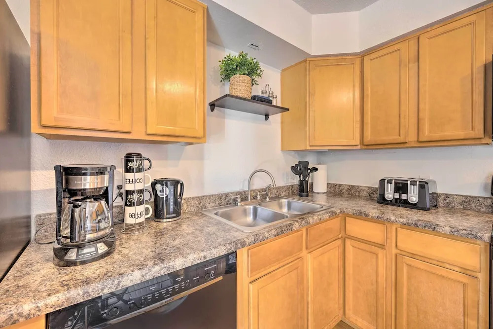 Hike, Bike & Fish: Gem w/ Hot Tub in Woodland Park