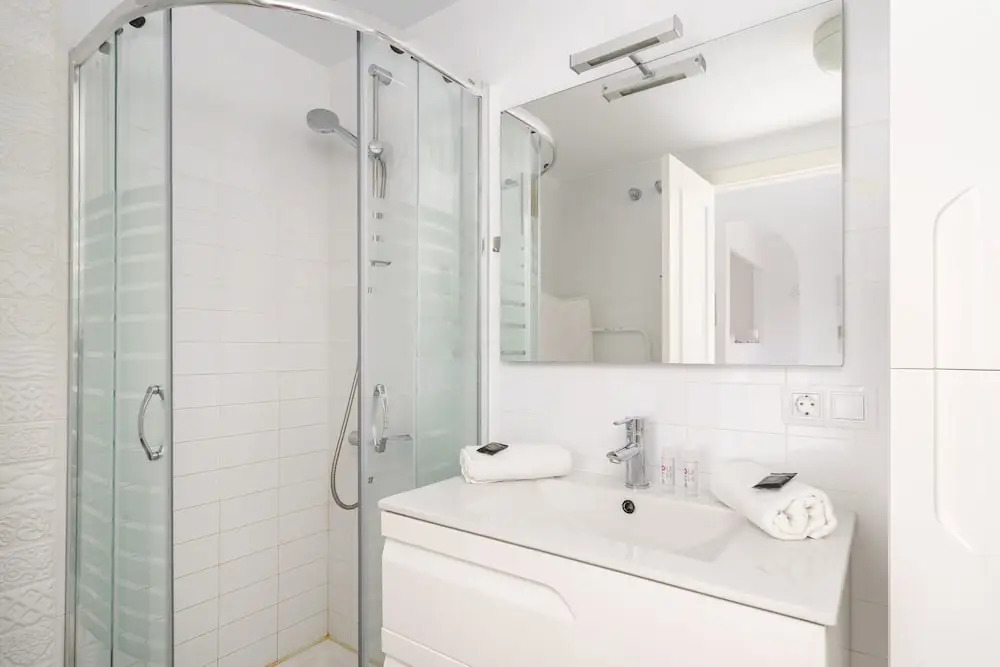 Terrific Bright Apartment with Private Terrace Ref 71