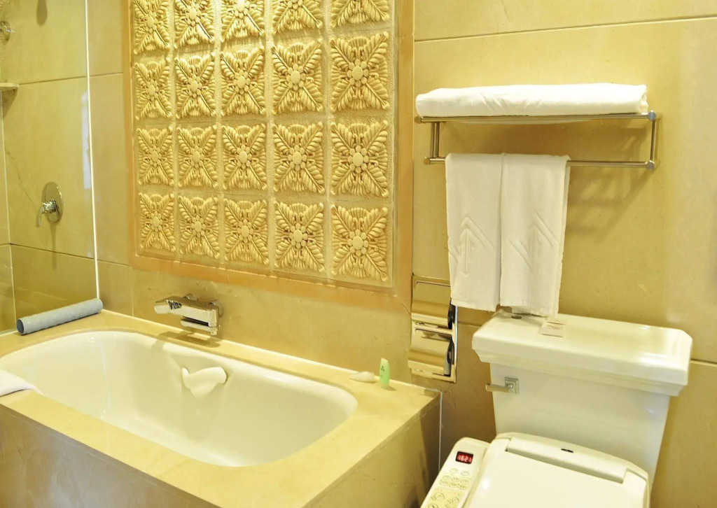 Jiang Men Palace International Hotel