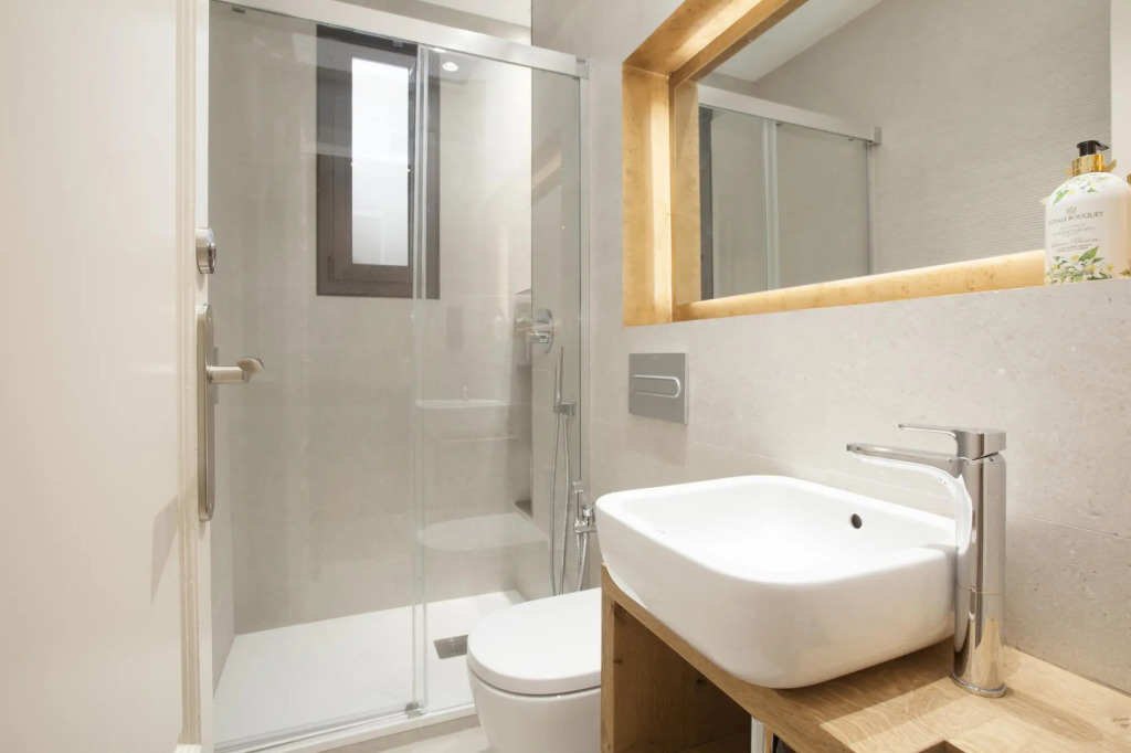 SAGRADA FAMILIA   Sagrada Familia Luxury Flat for 6