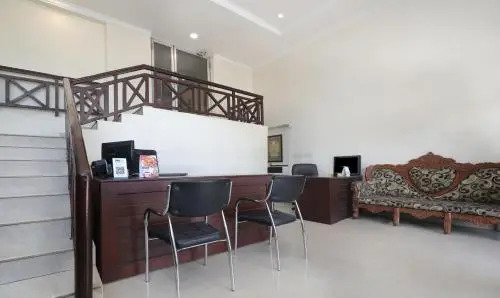 OYO 15120 Hotel Balini
