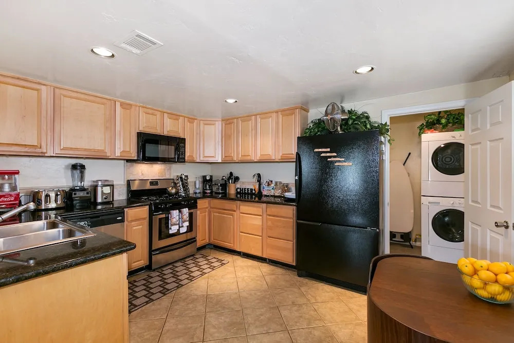 Seashore Bungalow in Carlsbad by RedAwning