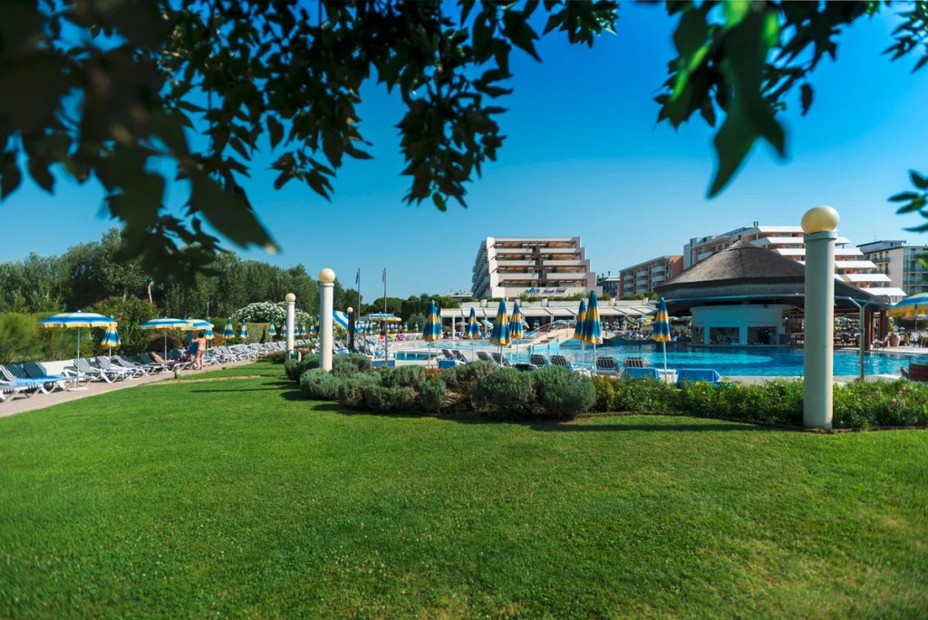 Savoy Beach Hotel & Thermal Spa