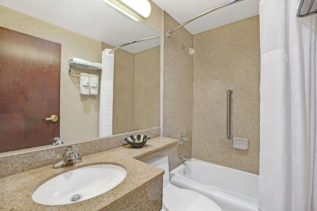 Days Inn Jamaica - JFK Airport