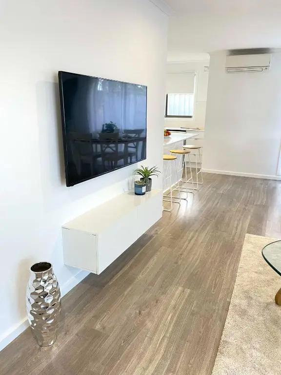 Rye By The Sea - Stunning 2BR House Seconds From The Ocean With Fast WIFI