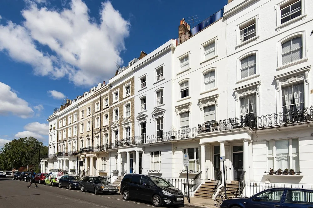 Bright Talbot Road Apartment - MATR6