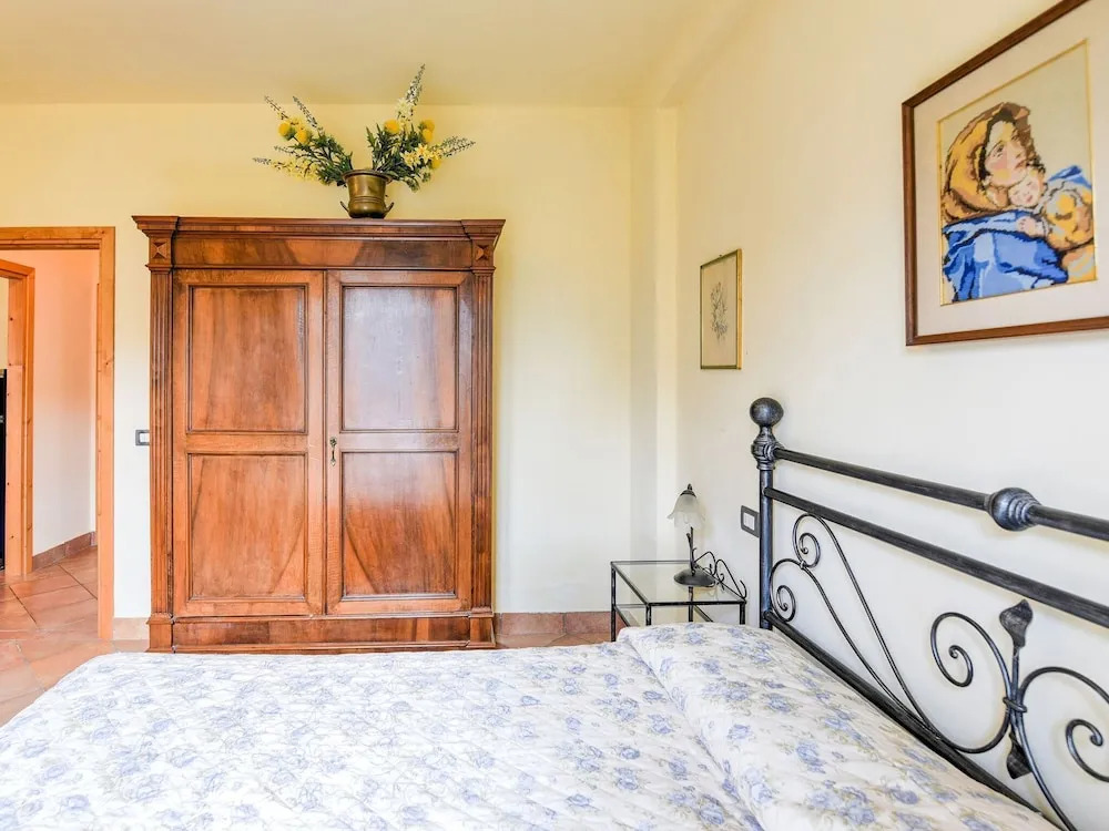 Spacious Holiday Home in Lamporecchio With Pool