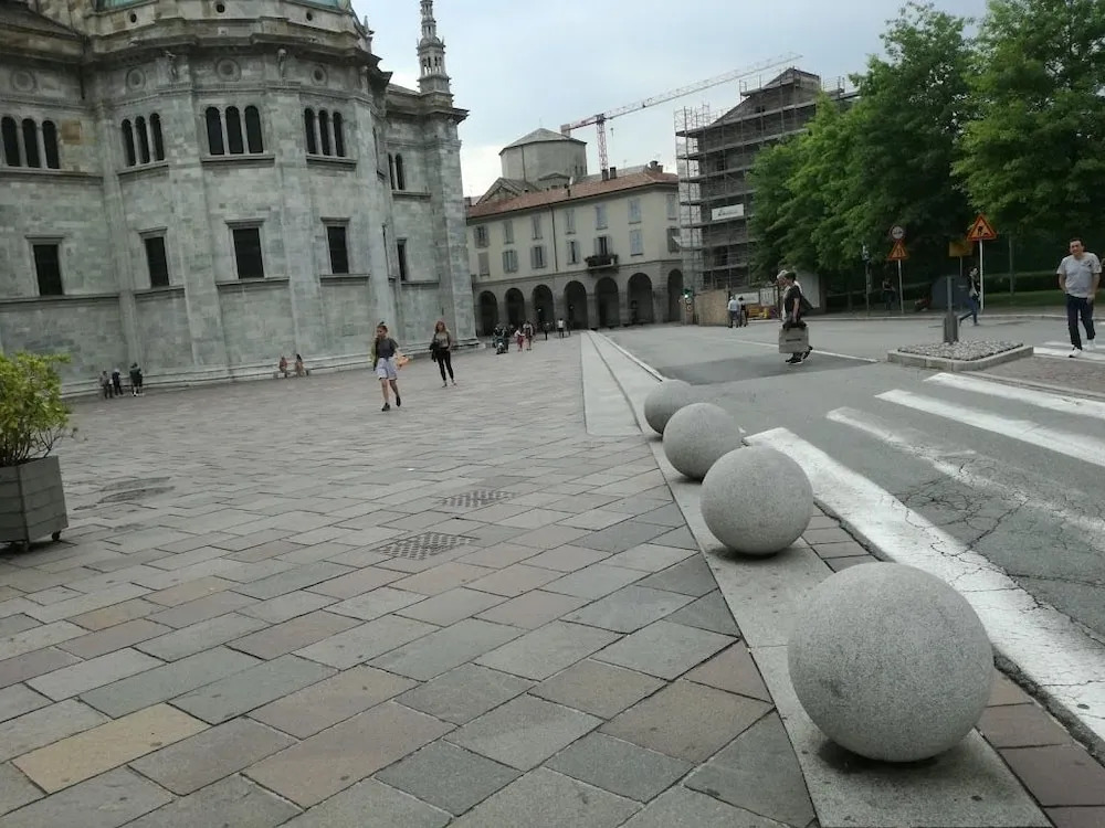 7 Archi rooms in Como