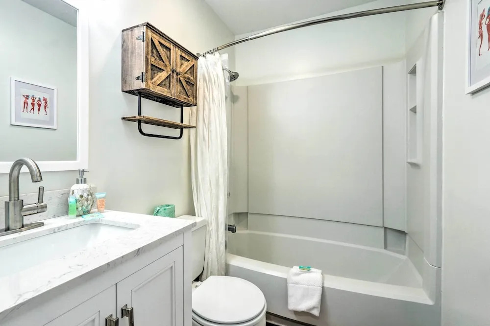 Fiddlers Cove 18B