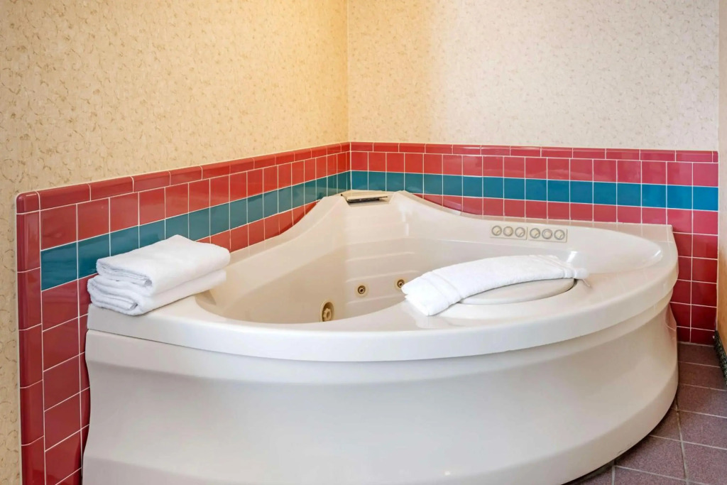 Eagle's View Inn & Suites