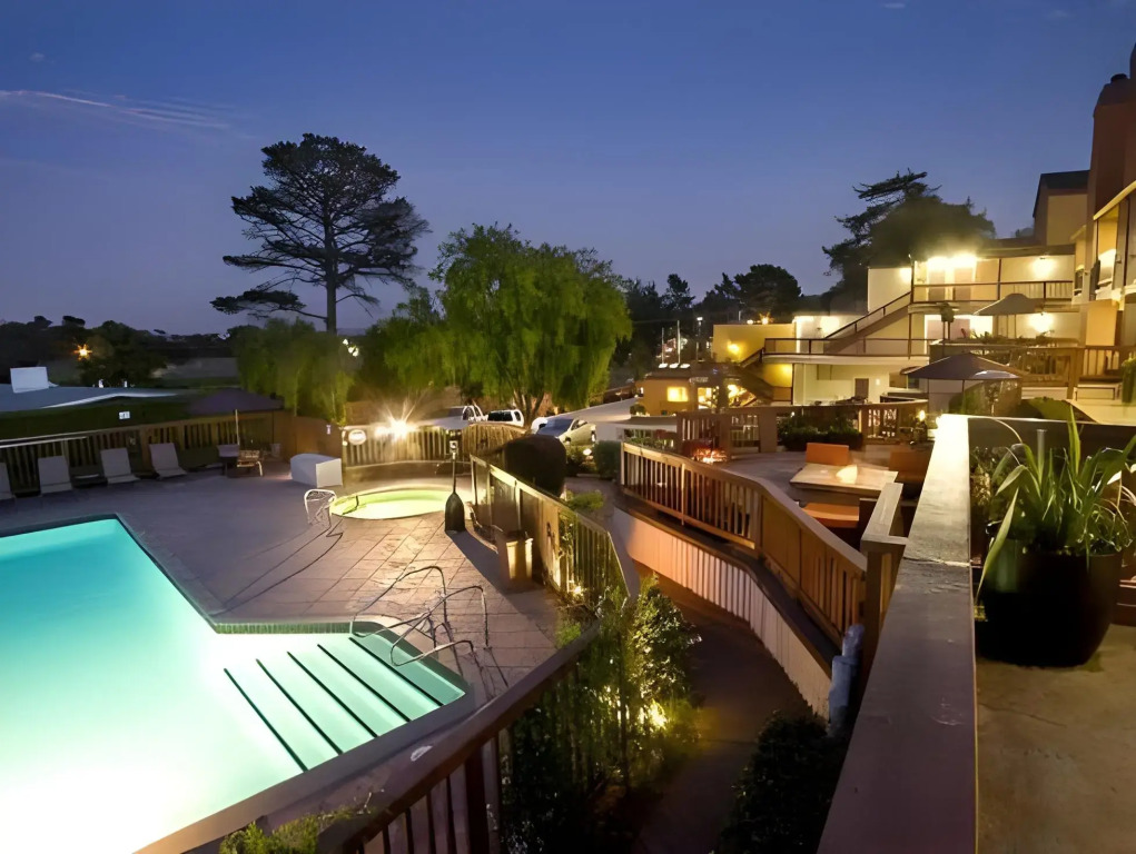 Mariposa Inn and Suites