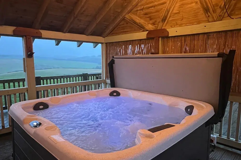 Sleeps 10 - Hot tub - Pool Table - Play Park