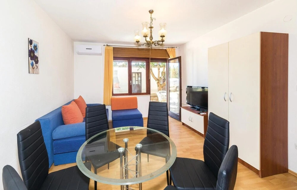Beautiful Home in Trogir With Wifi and 3 Bedrooms